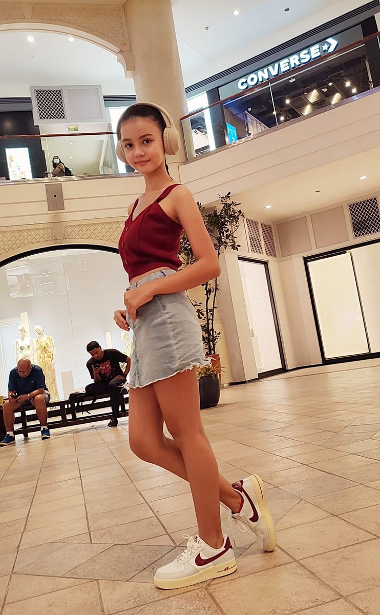 xOHenryx's tweet photo. Every moment, each day that we live, we should be thankful for it. Life may not be as good for many as they wish, but still it should be lived and celebrated to the fullest...
#kayladavies #powerplantmall
#filipinablogger #FilipinasTayo #Pilipinas
#Nikeairforce1 #nikewoman https://t.co/i5TZ40ciT7