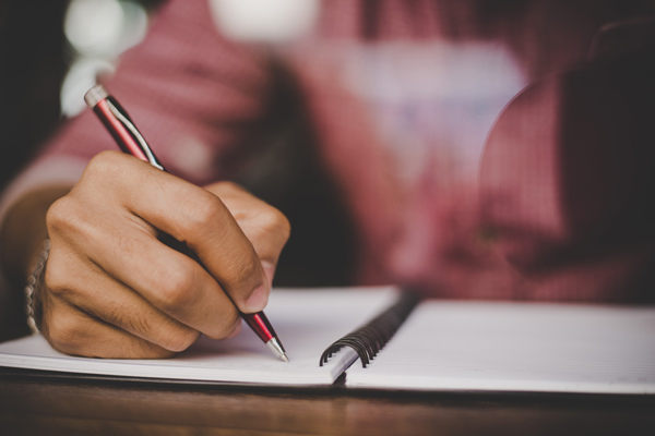 WritingForward's tweet image. Here’s an excerpt from 101 Creative Writing Exercises, which takes writers on an inspired journey through different forms and genres. This exercise is called "You're the Expert." #writingexercise 

writingforward.com/writing_exerci…