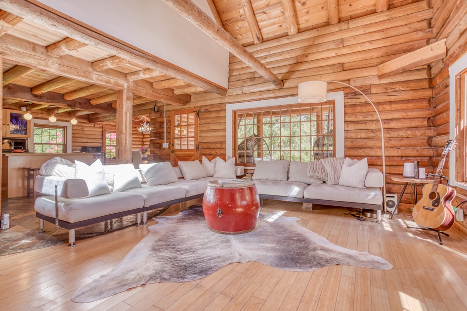 meredithlodging's tweet photo. Escape to Creek Haven, a modern luxury log home just two miles from Neskowin Beach.  Nestled beside two creeks and backing onto the Siuslaw National Forest, enjoy the natural sounds and atmosphere during your stay, with room for 6 guests.

Book today at https://t.co/Nkqv7AF03I https://t.co/RD5I1F3Dt2