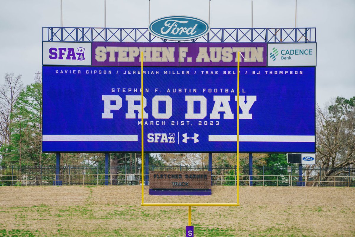 SFA_Football's tweet photo. Here we go 🪓

#AxeEm x #RaiseTheAxe https://t.co/zwbhpvUs08