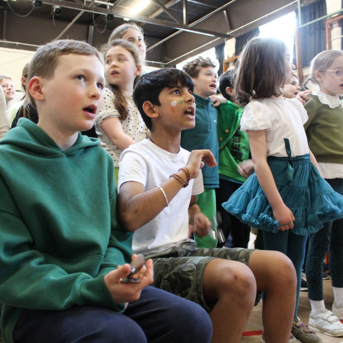 newlandhouse's tweet photo. The Interhouse Music Competition - a highlight of the school calendar. It was amazing! Fun, energetic & so much talent. Thank you to our judge, Mrs M Ashe, Director of Music at Lady Eleanor Holles & well done to winning house Jupiter ๐#newlandhouse #interhousemusic @LEHSchool https://t.co/tdD58M3nGI