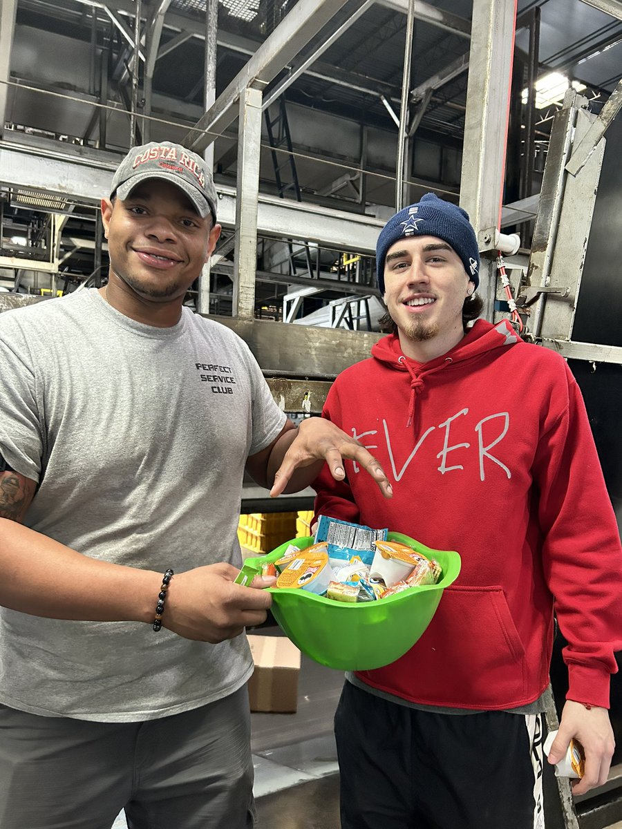 DFW Day Hub (@hubdfw) on Twitter photo 📣 Safety Blitz! Make sure we are testing the weight of the package to prevent injuries. <a href="/0d2e89c63a4b4d2/">The Planterizer (Jo Ann Johnson)</a> <a href="/joeboyleups/">Joe Boyle</a> <a href="/SueLisemby/">S. Lisemby @#RGRLVR</a> <a href="/SKenneke/">Steven Kenneke</a> <a href="/DfwUps/">DFW UPS</a> <a href="/hill_deryl/">Deryl Hill</a> 📣 Safety Blitz! Make sure we are testing the weight of the package to prevent injuries. <a href="/0d2e89c63a4b4d2/">The Planterizer (Jo Ann Johnson)</a> <a href="/joeboyleups/">Joe Boyle</a> <a href="/SueLisemby/">S. Lisemby @#RGRLVR</a> <a href="/SKenneke/">Steven Kenneke</a> <a href="/DfwUps/">DFW UPS</a> <a href="/hill_deryl/">Deryl Hill</a>