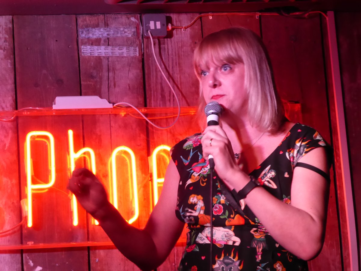 AltComMemSoc's tweet image. Hat-tip to Monday's #ACMS guests, among them the tuneful @bleedingobvs, the well-captioned @bechillcomedian, conch captain @stevepretty (who DOES have more in his life than just shells, he INSISTED), and @katiepritchards with a singing tribute to Julie Walters' Two Soups.