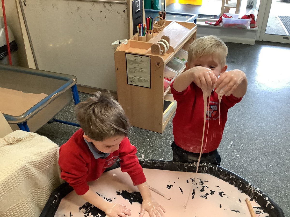 NewfoldN's tweet image. We have loved playing with ooblek during STEM week #NewfoldSTEM #STEMweek2023