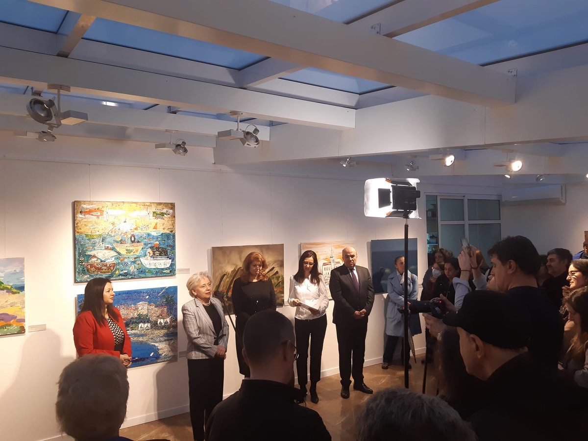 IFBulgarie's tweet photo. Inauguration en présence de la Vice-Présidente Madame Iliana Yotova de l'exposition "Directions" au centre culturel d'État bulgare d'œuvres d'artistes de la Francophonie présentes aux différentes éditions du festival Soleil de Sozopol. #MoisDeLaFrancophonie https://t.co/epyT0xdc02