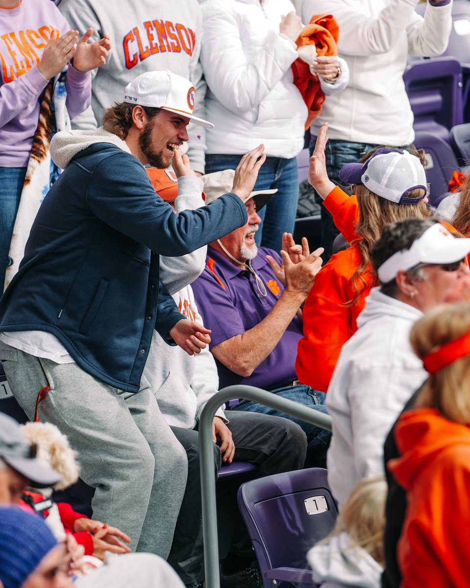 Did you know... @ClemsonSoftball currently ranks third nationally for total attendance! Y'all have been incredible all season long cheering on the Tigers 👏🥎