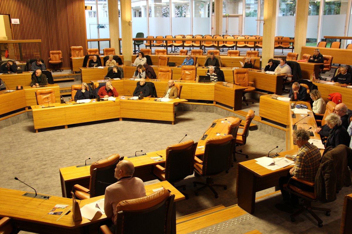 Assemblée générale du <a href="/CdosManche/">CDOS Manche</a> accueillie à la Maison du Département par <a href="/AdeleHommet/">Adèle Hommet</a>, Vice-Présidente du conseil départemental en charge des sports. Une grande année sportive s'ouvre à nous avant d'accueillir <a href="/Paris2024/">Paris 2024</a>. <a href="/LaManche50/">Département de la Manche</a> sera au rendez-vous !