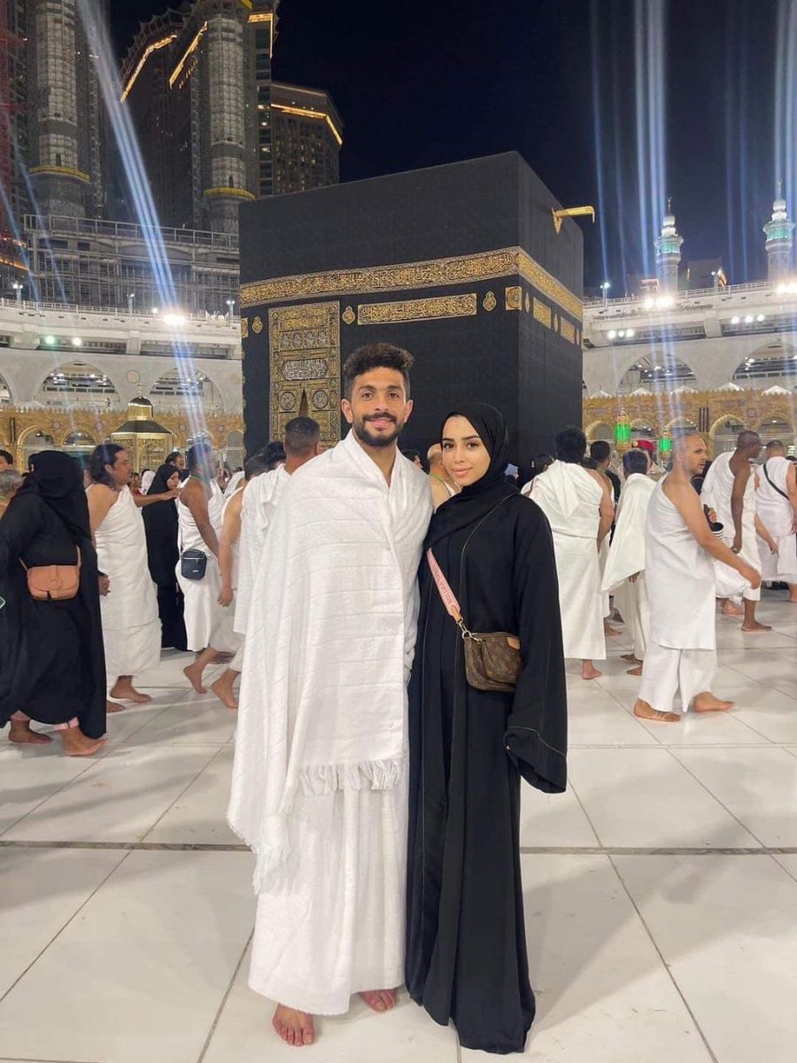 ايمن اشرف وزوجته يؤديان مناسك العمرة ♥️