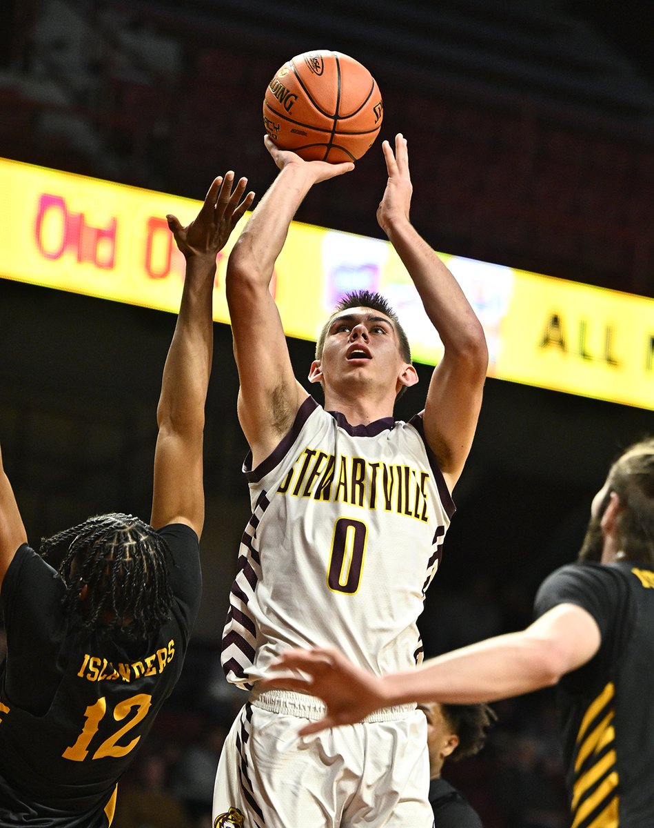 FINAL <a href="/MSHSL/">Minnesota State High School League</a> boys' basketball state tourney at Williams Arena

Class 3A quarterfinals
#3 DeLaSalle edged Stewartville, 71-66. <a href="/PoundsPj/">Pj Pounds</a> with 20 pts and <a href="/ShiftyWhitlock/">Nasir Whitlock</a> with 18 pts and 10 assts for <a href="/DeLaSalleMBB/">DeLaSalle Men’s Basketball</a> 

Three with 14 pts each for <a href="/tigerbbask/">Stewartville Boys Basketball</a> 

<a href="/RyanJamesMN/">Ryan James</a>