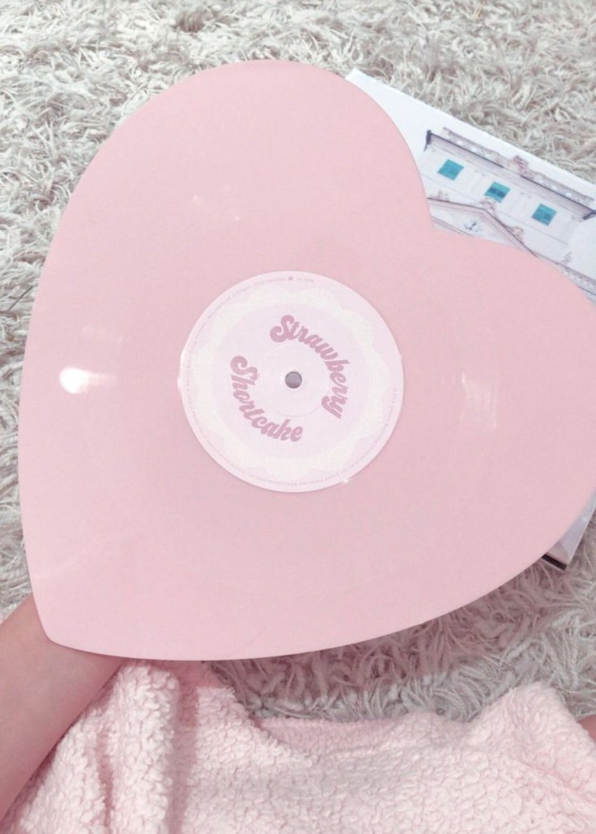 My Melody Martinez ♡ 𝓙𝓸𝓼𝓮𝓹𝓱𝓲𝓷𝓮 on Twitter "Girls don't want flowers