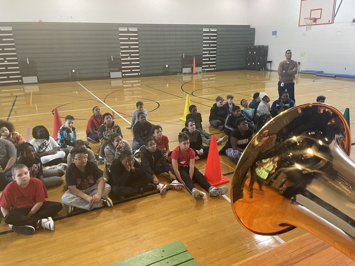 Mrs. Mueller teaches MUSIC tweet media