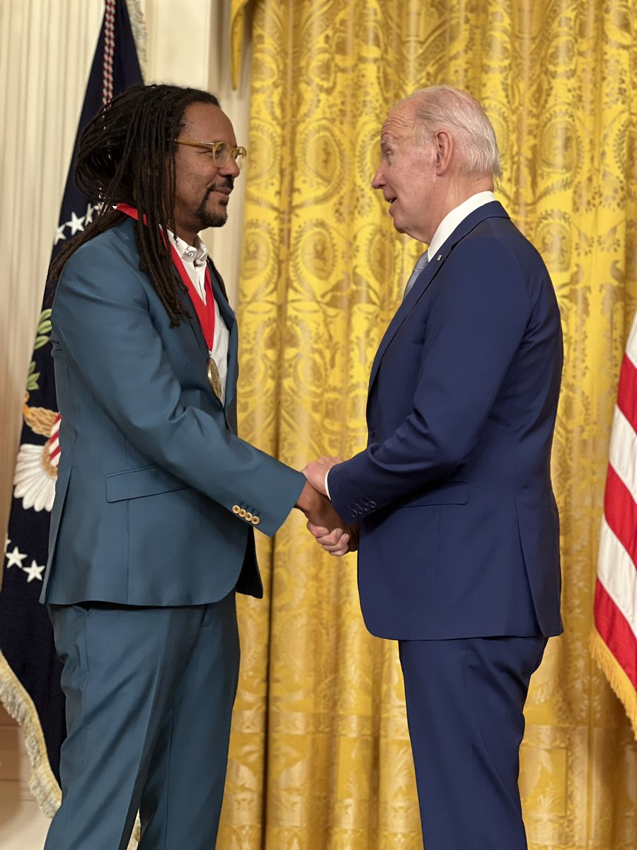 Julie Barer tweet media