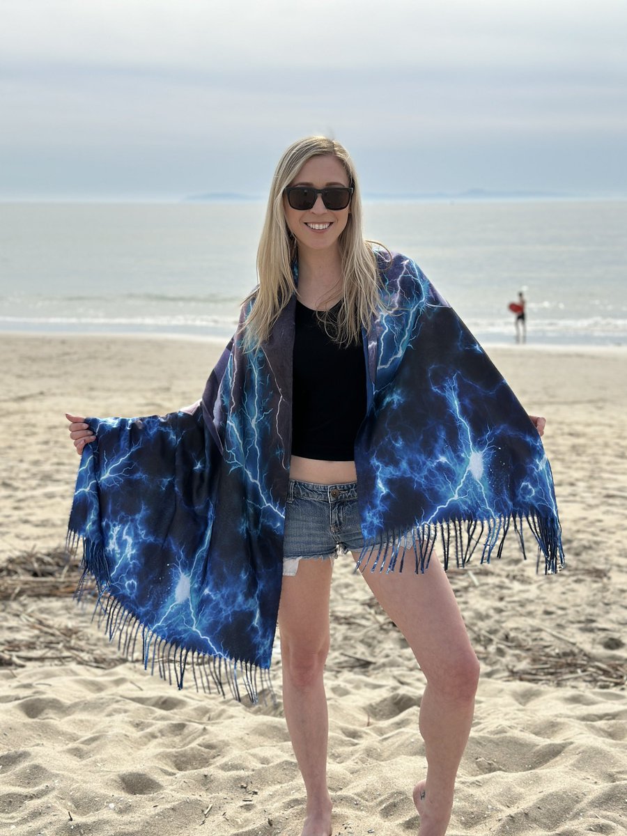 Jauzofficial's tweet photo. SURPRISEEE 
New STORM pashminas are live ⛈️ 

https://t.co/ESVI270vz5 https://t.co/9jabjBSPt4