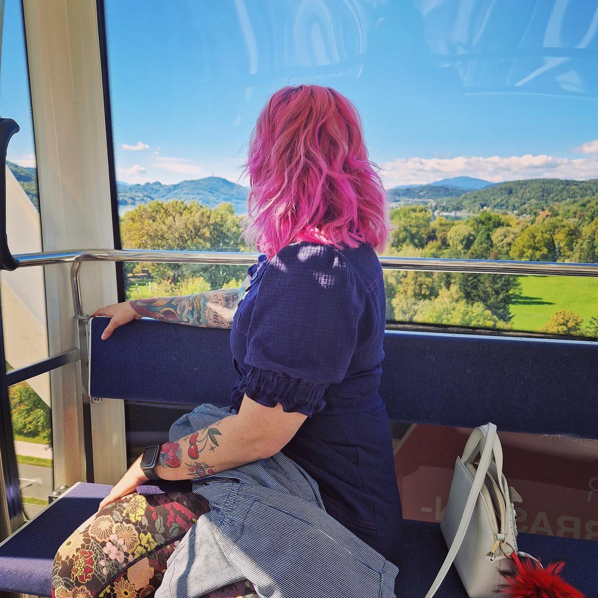 oVertoneColor's tweet photo. Spring Goals:
🍷 Host more dinner parties
💗 Color my hair Vibrant Pink cause SLAY
🏃♀️ Take running seriously(ish)
What are your springtime goals?
#overtonecolor #pinkhair #vividhaircolor #hairinfluencer #haircolorideas #hairgoals https://t.co/b24pylkwbJ
