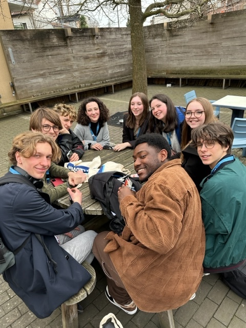 BAPitzemburg's tweet image. Vanaf vandaag t.e.m. vrijdag verblijven 9 leerlingen van #BusleydenAtheneum Pitzemburg en Caputsteen in @stadleuven voor de 29ste nationale bijeenkomst van @EYPBelgium @GO_onderwijs  #helemaalGO @StadMechelen @unescovl #SDG4 #SDG17