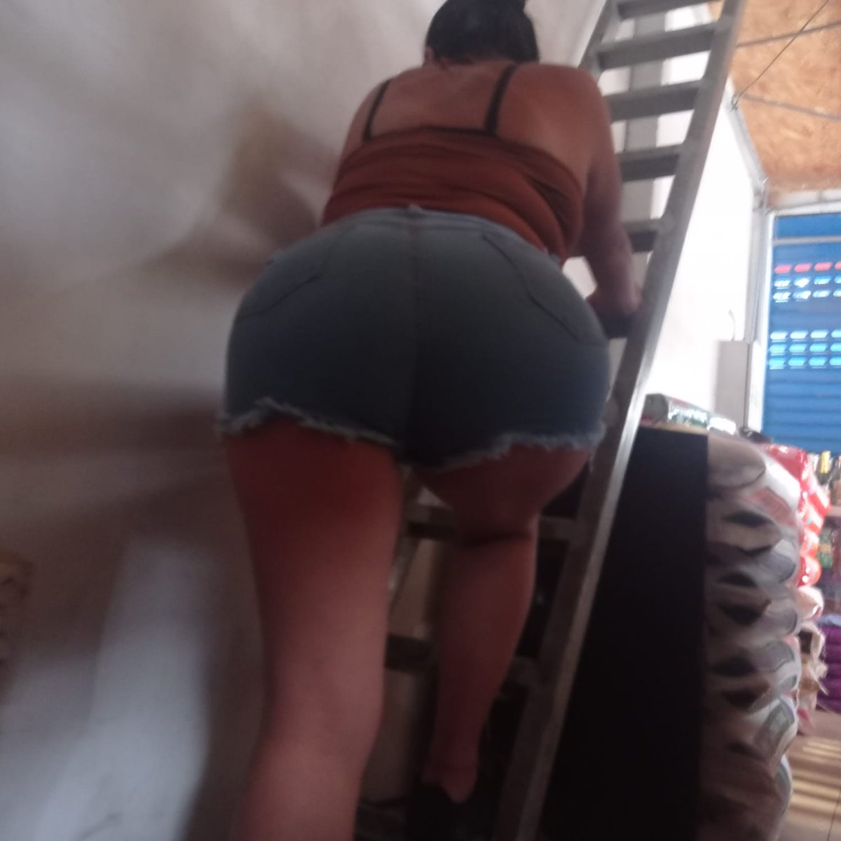 secretos_sw's tweet photo. Anuncio Pagado
Pareja busca chica unicornio no mayor de 25 años para trío punto de encuentro hotel momentos https://t.co/6MApB7BHNw