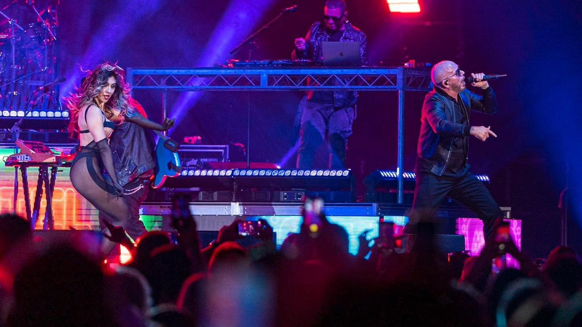 📸 @Pitbull performing in Estero, FL last night (March 20, 2023) #CantStopUsNowTour #MrWorldwide #Pitbull

(Images: @HertzArena_)