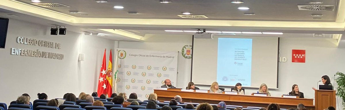 Y por fin presentamos nuestra guía. Muchas gracias a todos los asistentes por acompañarnos en este día tan especial. #presentacionnutricionylesiones 

La Guía puede ser descargada en el siguiente enlace:
wikiheridas.es/documentos