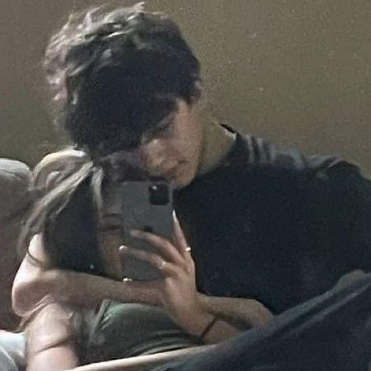 oscextsis's tweet photo. ya son más de tres meses, más tiempo del que me gustaría donde no estuvimos juntos… te amo kuroo, felices casi cuatro meses <3 https://t.co/f7R5WEP6Dh