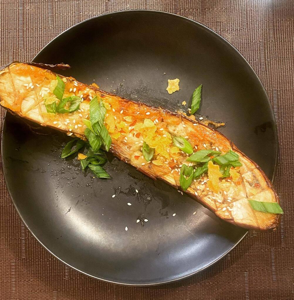 LassVagus's tweet photo. My take on Yaki Nasu, or Miso Glazed Japanese Eggplant, or Nasu Dengaku. I tried to make it like @hanm0t0 but I gots no crispy beets. https://t.co/aSRi4ovZ2U