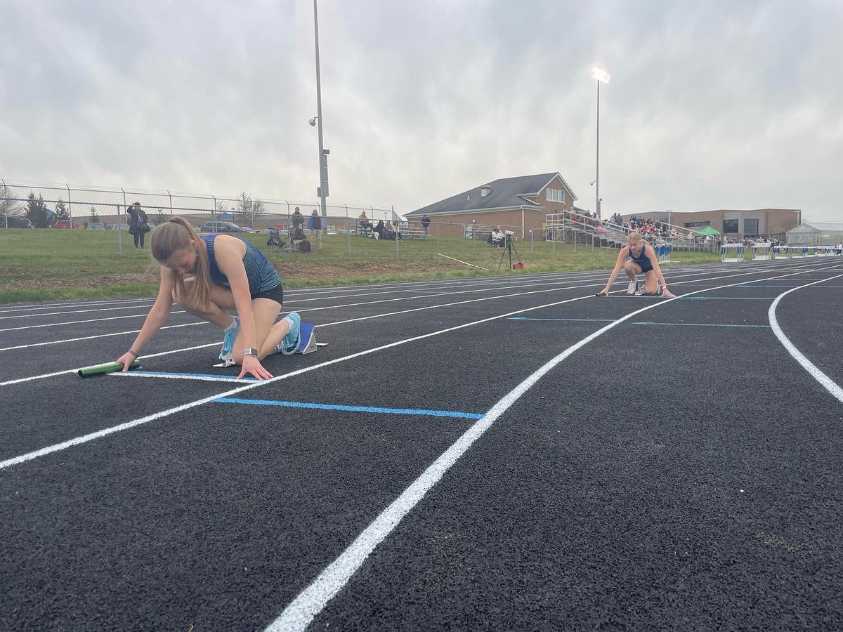 EastJessamineHi's tweet photo. First home track meet in 10 years. 💚 https://t.co/tMX8edUZJz