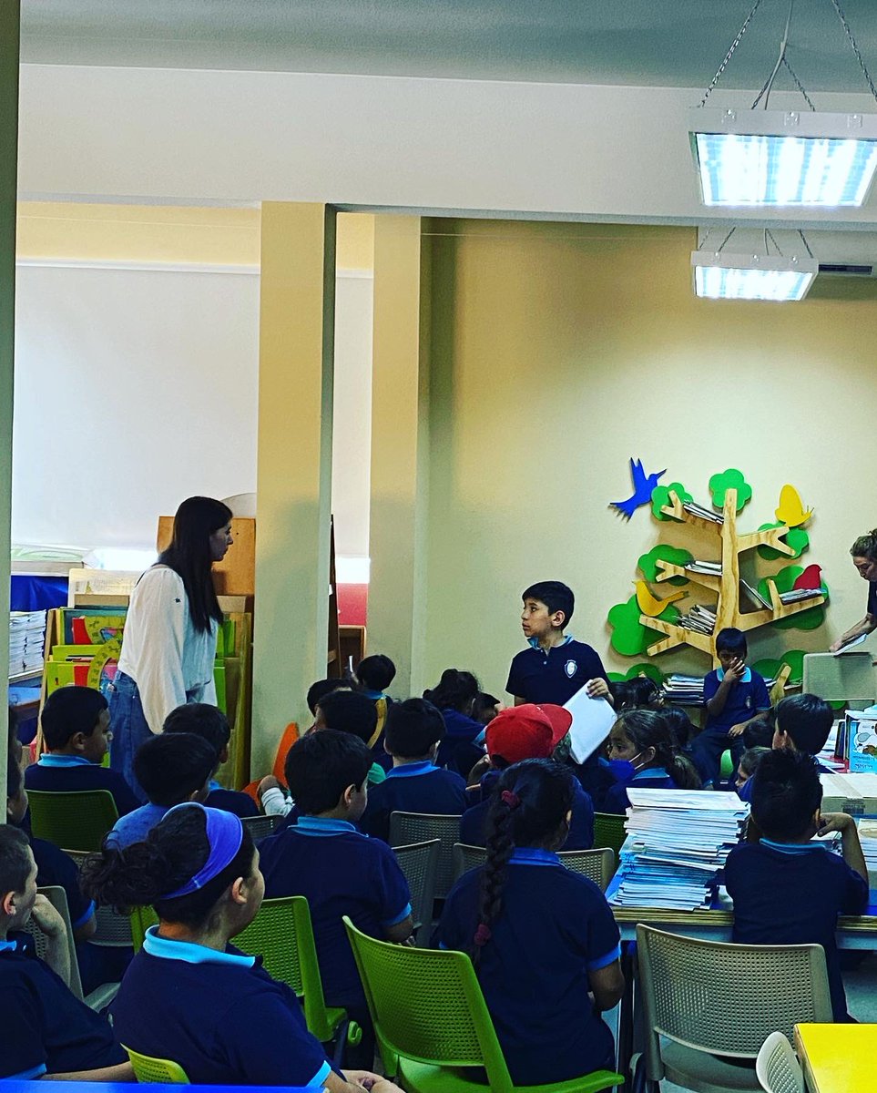 [EXTENSIÓN] 

Hoy estuvimos en el Liceo A 131 de Buin en un nuevo cuenta cuentos de nuestro libro: “Bartolo duda de: La Evolución”.

Gracias a la Corporación de Educación Municipal y a @muni_buin por ayudarnos con la coordinación. 🙏🏻😁😁

<a href="/CentrosAnid/">Centros ANID</a> <a href="/min_ciencia/">Ministerio de Ciencia</a> <a href="/explora_cl/">Programa Explora</a>