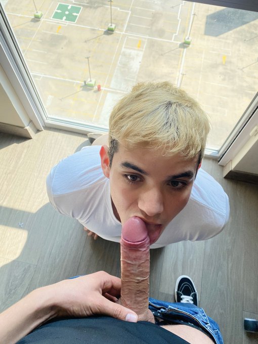 2 pic. Así se me pone de venuda cuando @DannyDalman se la come ???

https://t.co/swyaPRqnL3

https://t