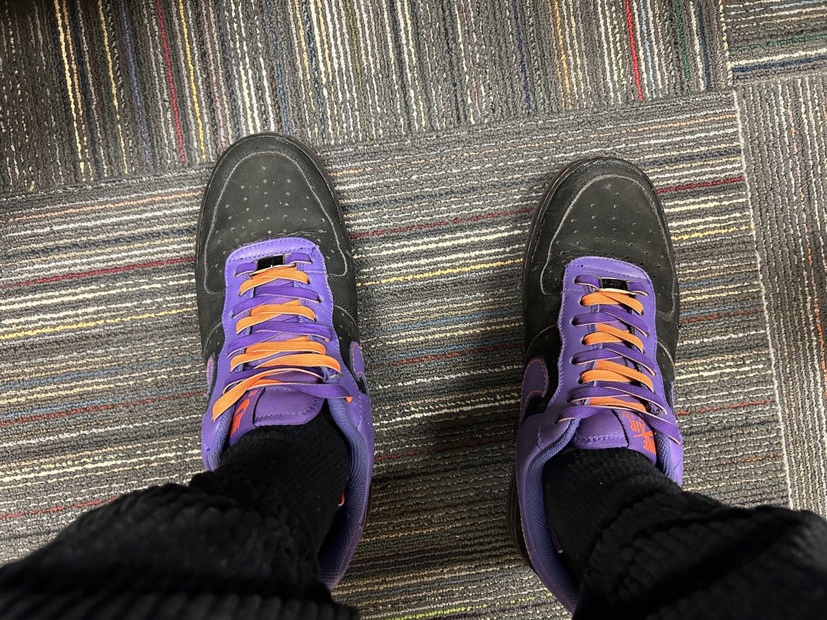 2nd Day of Bargaining on <a href="/ISU_GWU/">ISUGradUnion</a>'s 2nd Contract, got my bargaining shoes on in GWU Orange and SEIU Purple