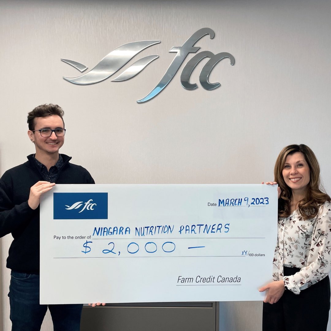 We’re grateful for the generous donation of $2000 from @FCCagriculture. These funds will be dedicated to the purchase of healthy foods for student nutrition programs in Niagara!
#DreamGrowThrive #FCCinStCatharines. #agcommunity #givetogrow #thankyou