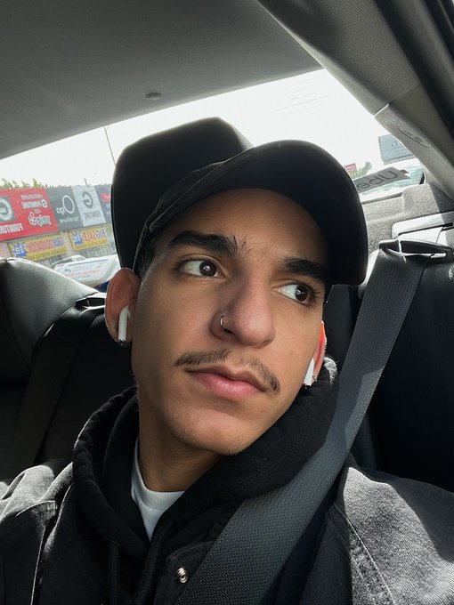 Watch Online Lover's leaked NSFW photo on TwXstars