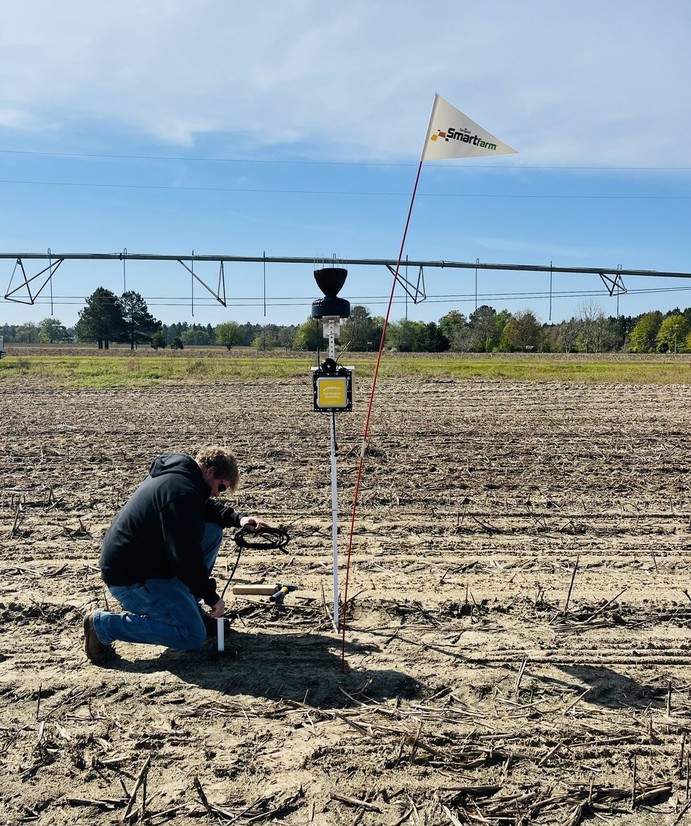 _elihobbs_'s tweet image. More soil moisture probes going in today in Hazlehurst, GA. Reach out to your local Simplot crop advisor for more information. @Simplot_SGS @BIkerd22 #simplot #smartfarm #precisionag