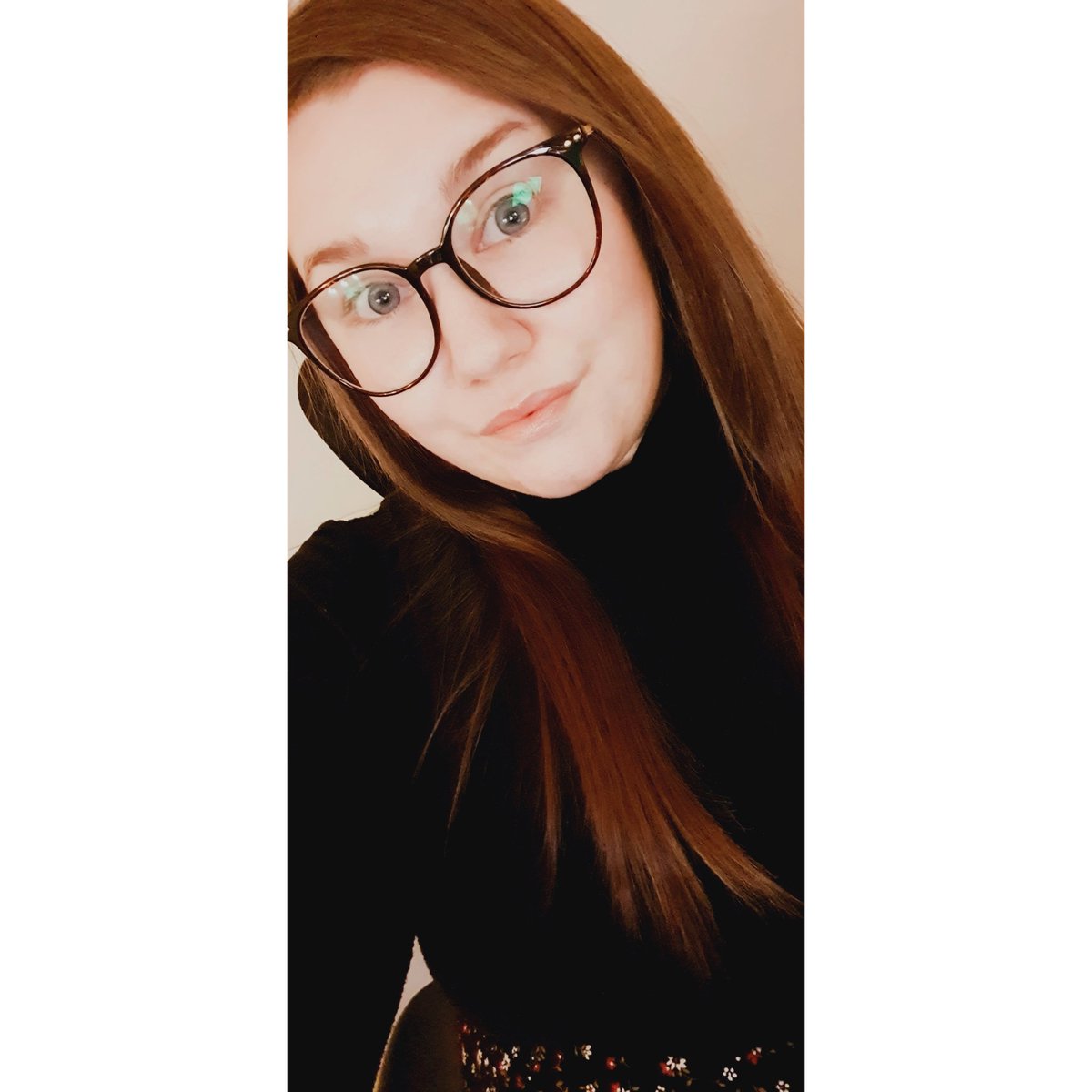jamiereidx's tweet photo. aries season ♈️ 
happy birthday to me 🎈 https://t.co/ZKljqtktH6