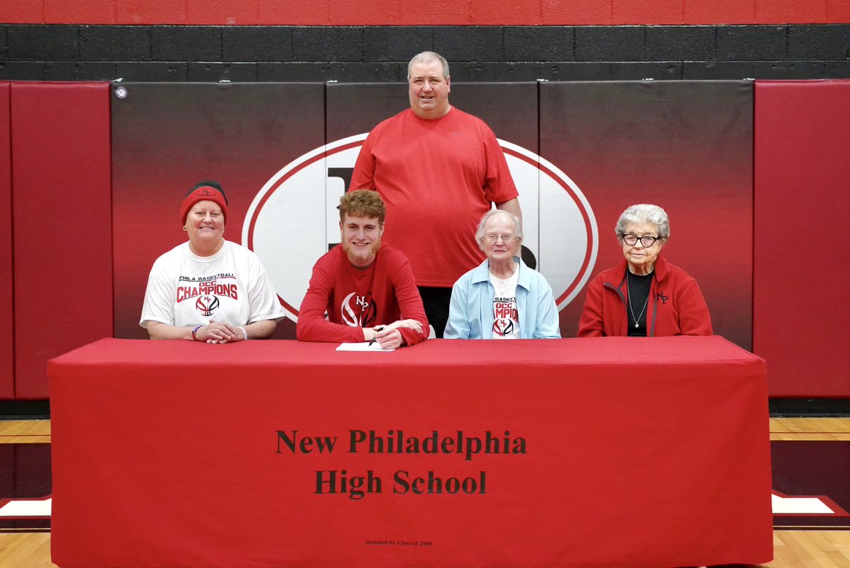 NP Quaker Hoops tweet media