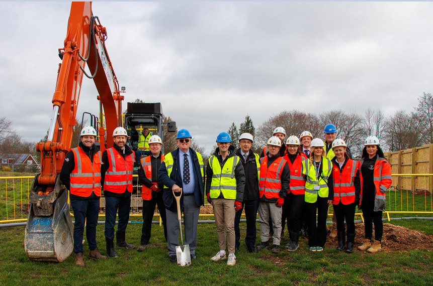 MartinMPotter's tweet photo. It was a momentous day for #Rainham and #Medway as the Splashes ground-breaking took place. It's so important to have leisure pool provision for the health and wellbeing of Medway's children and families along with all wider benefits of this excellent facility. Roll on summer 24! https://t.co/m1HHyLZKUC