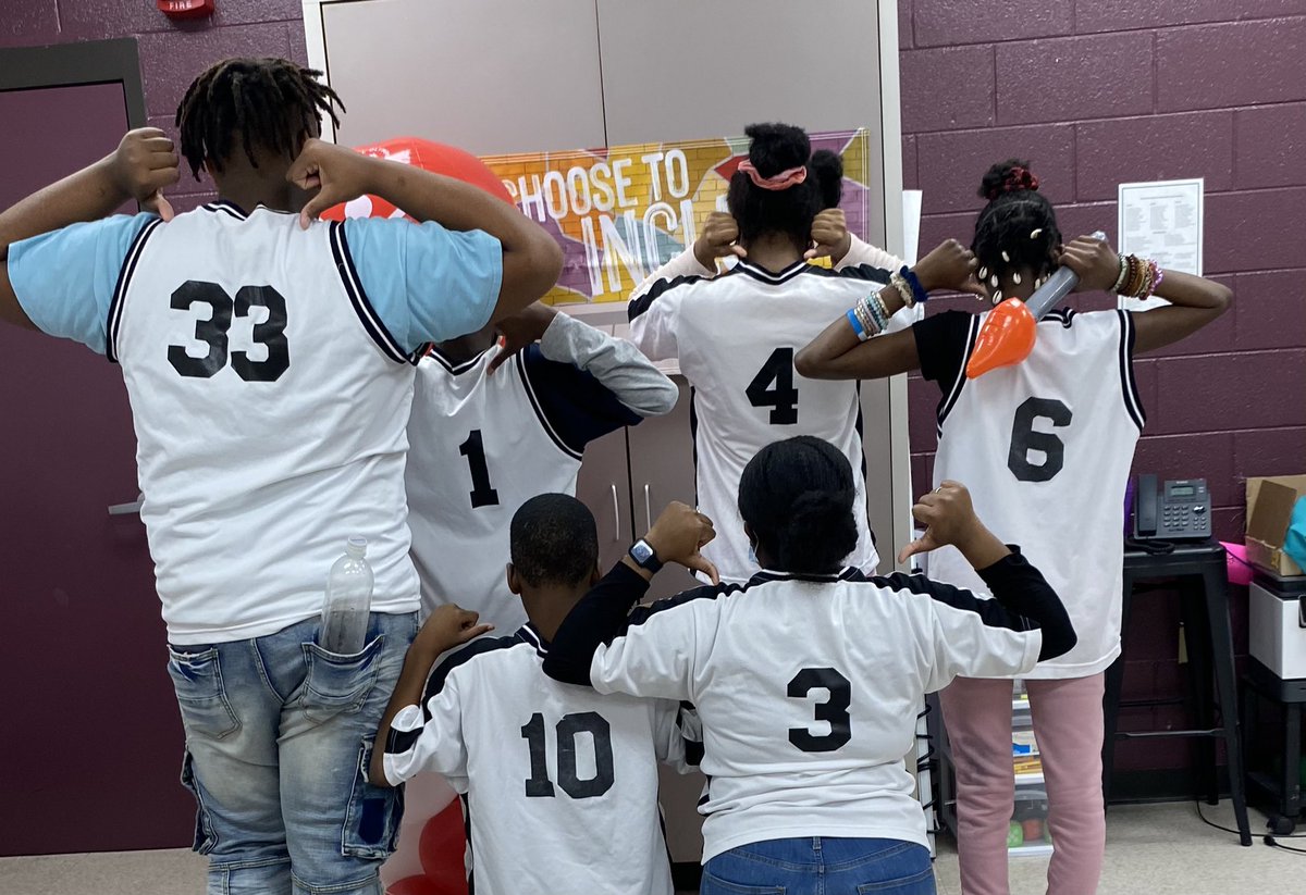 JameliaCorbitt's tweet photo. Takes a Team Tuesday! Me and my SQUAD @sosouthcarolina #scunified #unifiedspiritweek #specialolympics https://t.co/56z243Mk9I