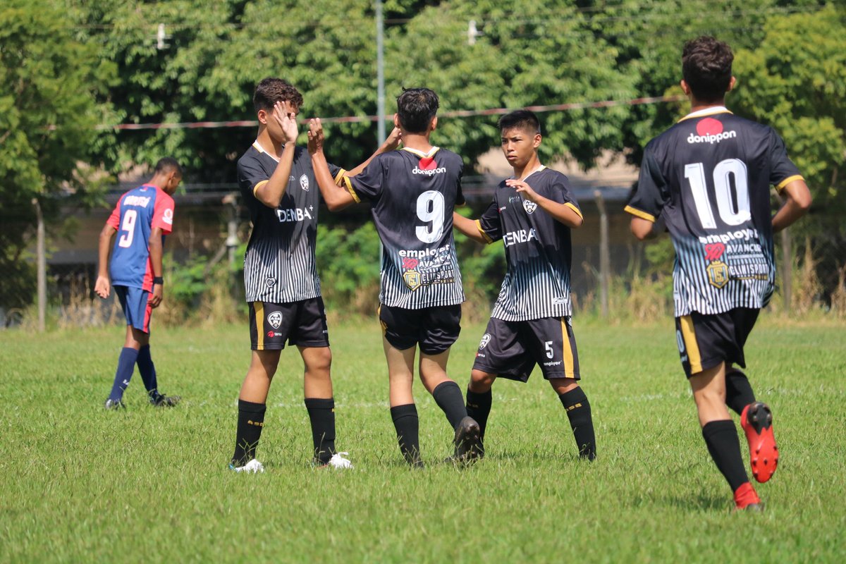 ogalomaringa's tweet photo. 1️⃣2️⃣❎0️⃣ No terceiro jogo do Aruko pela Copa Cidade Canção, que o clube usa para ganhar ritmo para o PR Sub-15, o Samurai fez 12 a 0 no IAS Zona Sul. Cauã Conchon (4x), Léo Techlhar (2x), Ericky (2x), Matheus Doná (2x), Enzo e Matheus Stafussa fizeram

📷 @felipeaupes

#BaseAruko https://t.co/t2Pej55xdR
