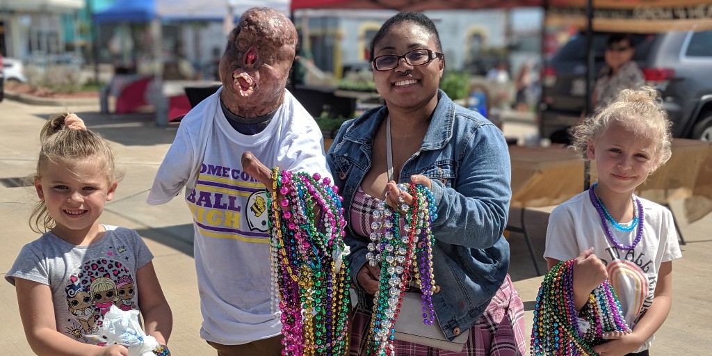 GOFarmersMKT's tweet photo. This SUNDAY, recycle your Mardi Gras Beads and meet the incredible team &amp; students behind Ball High Schools TOR Store! ⚜️ �� 💜

The Ball High Tor Store helps teach students valuable entrepreneurial skills they can use after graduation.

➡️ Learn more
https://t.co/SfrQ18Ahk5 https://t.co/2szSpzEnrM