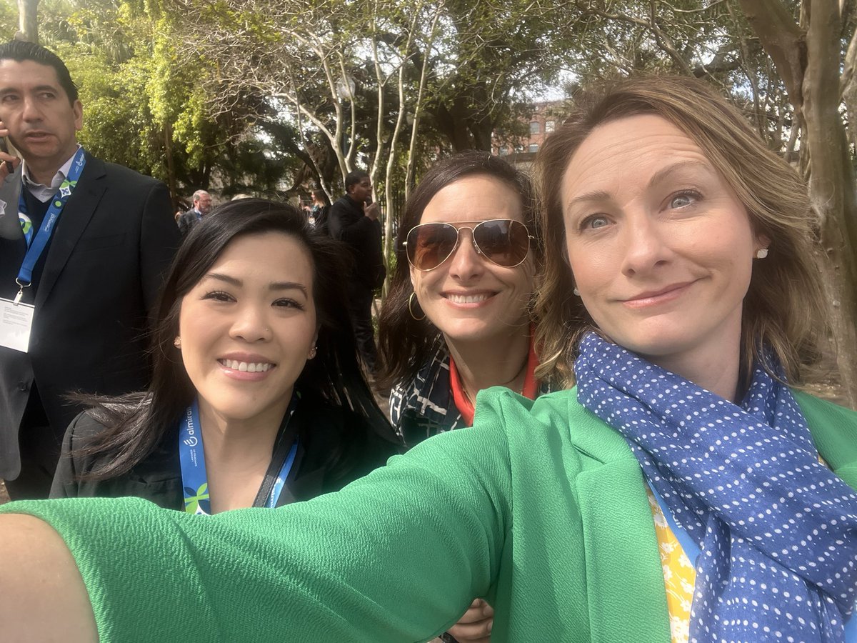 ostate03's tweet photo. Science + Personal Connection::
From the book “Clean-The New Science of Skin” by James Hamblin says that breaking down the physical barrier (shaking hands) immediately makes other barriers more permeable. There aren’t words to describe the energy from sharing in person. https://t.co/QDp8QGIyjd