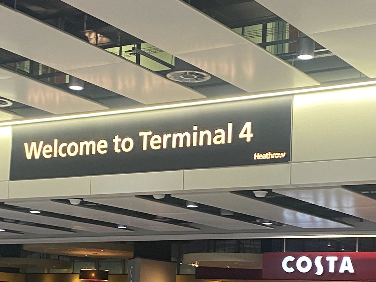 villjone's tweet photo. Going round and round, finally back to London✈️✈️ https://t.co/gVMeyErsBA