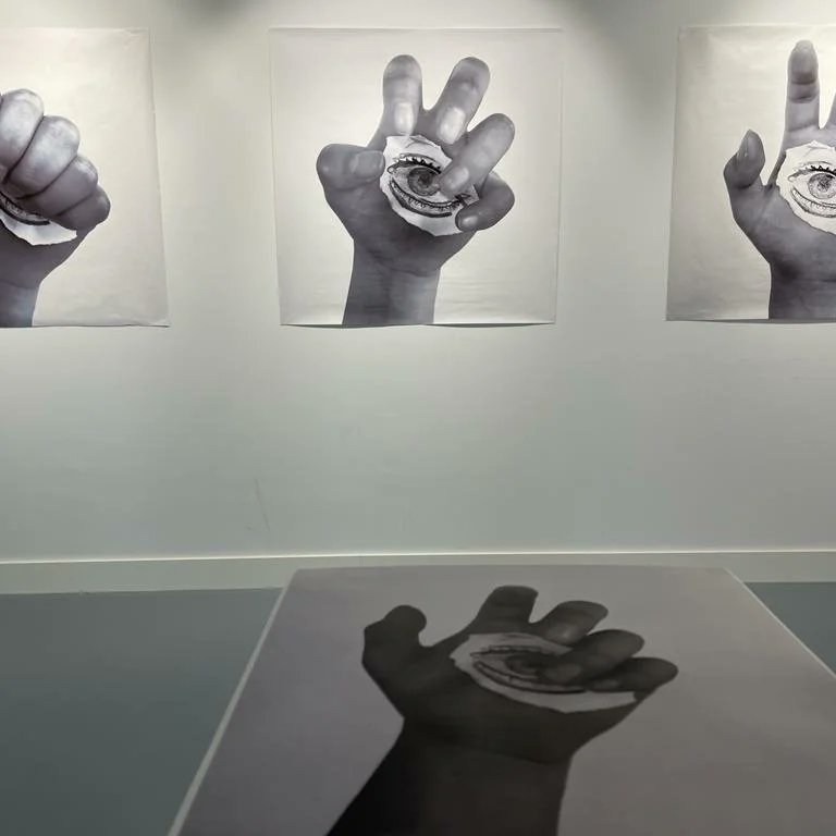 IES_mnndz's tweet photo. Próxima inauguración en la sala de exposiciones 'DZ: YAN ZHOU: miradas interiores. Vamos!! 💪#bachilleratodeartes https://t.co/PR8jH7AdIL