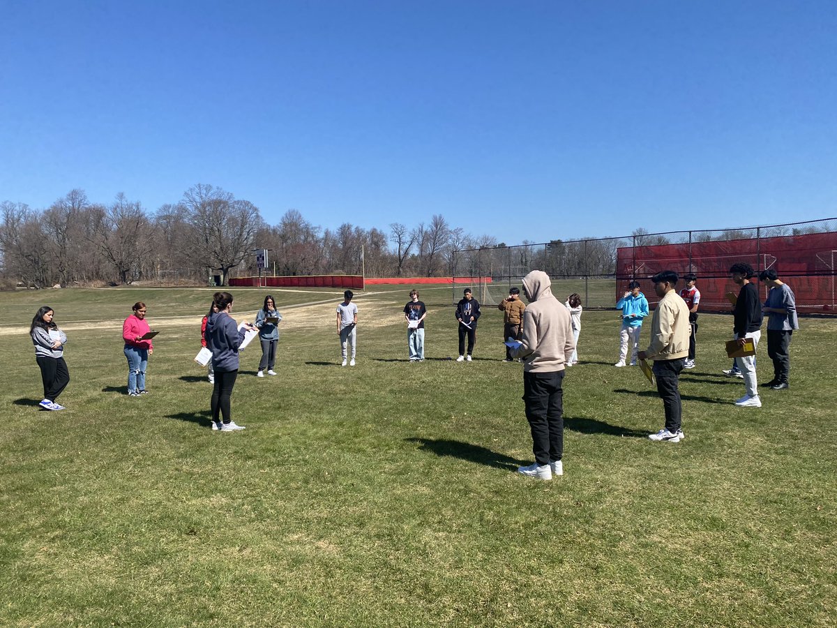 AllenHudsonIII7's tweet image. Ms. Bunyan’s class participated in several activities outdoors today and were asked to determine whether each activity was an effective collision.  #gcpride #sparkingcuriosity #sciencefun