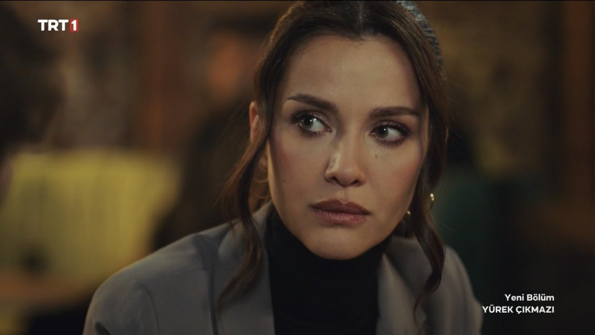 “Benim seni unutmaya niyetim yok Zeynep.”

Halil’e sevmek Zeynep’e de sevilmej çok yakışıyor. Alp Navruz &amp; İrem Helvacıoğlu ❣️
#YürekÇıkmazı #ZeyHal