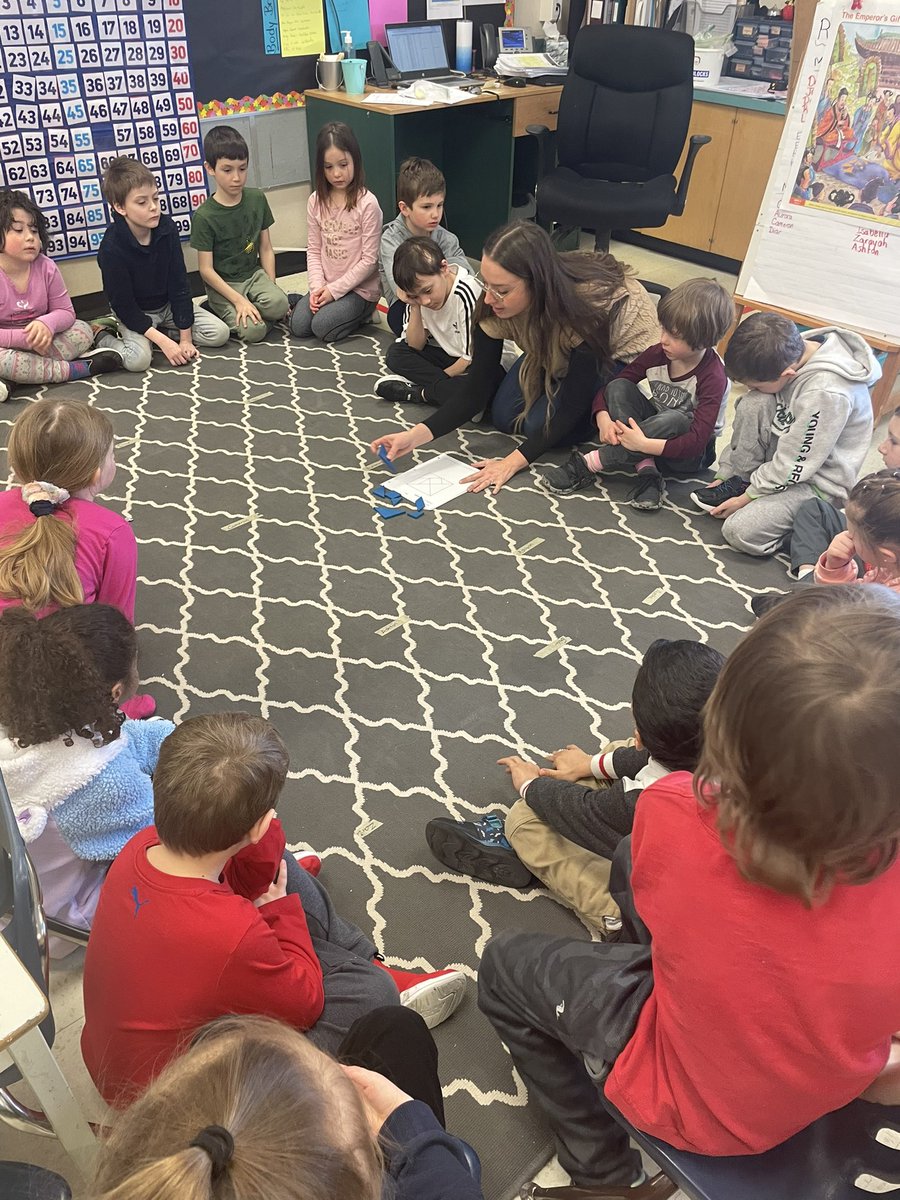 MmeAlexanderFI's tweet photo. Enjoying the afternoon observing a math lesson on tan grams with our pre intern @uofr and measurement in kindergarten with Mrs. T @WestmountSchool @PrairieSouth #learningtogether https://t.co/T9bwKvmDIT