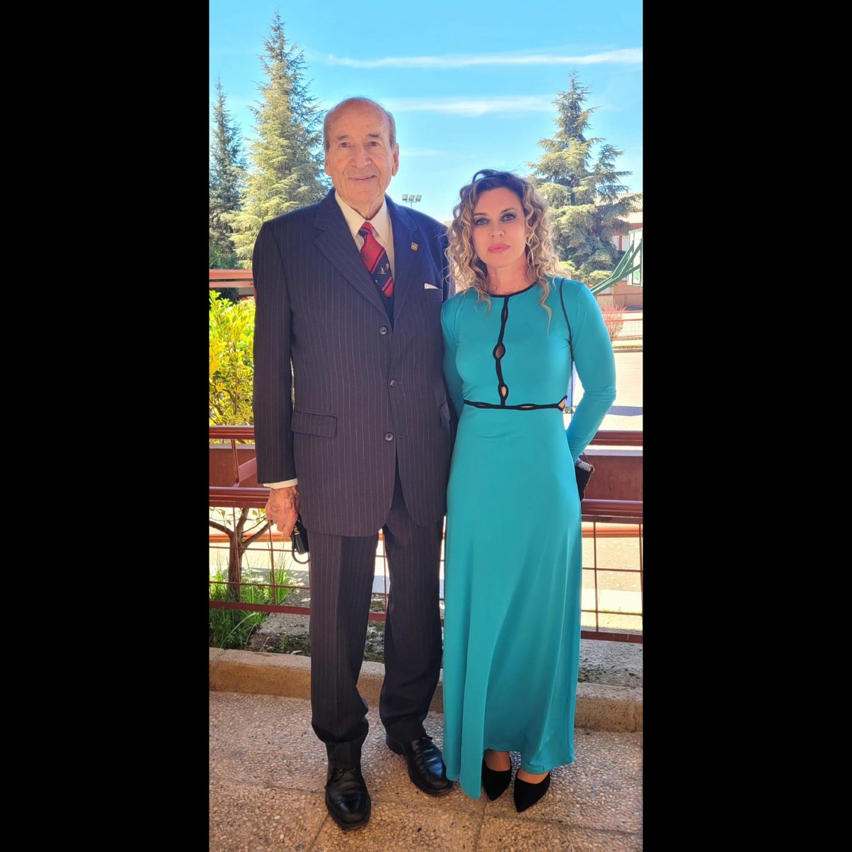 Insignia de Oro de la Facultad de CC del Deporte a D. Conrado Durántez. Un ejemplo, absoluto, a seguir. Enhorabuena!