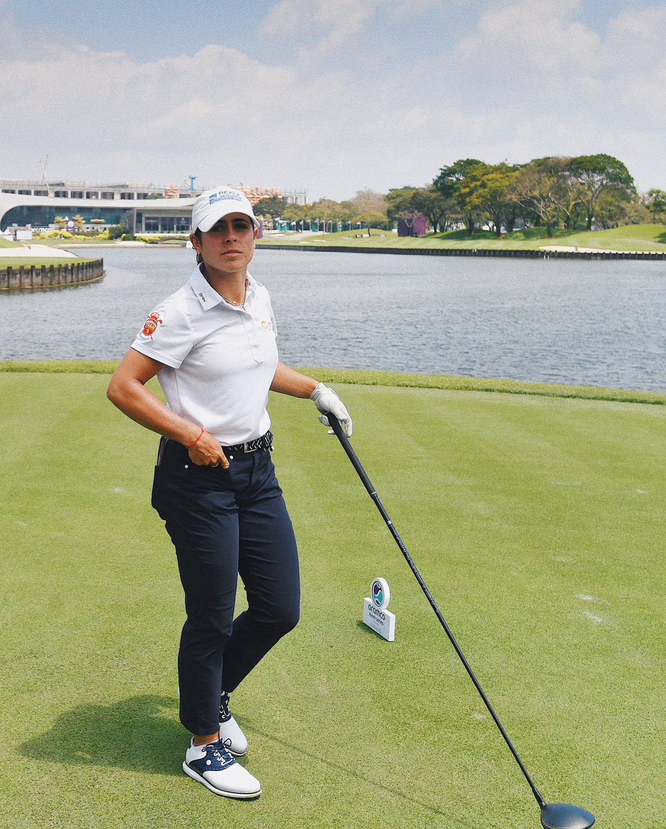 anapelaezgolf's tweet photo. ¡De vuelta a casa después de Singapur! 🏡 Agradecida de seguir creciendo cada día y ser parte de un evento de clase mundial!

A seguir trabajando 💪🏼

Felicidades a ti Popi y a tu equipo por una merecida victoria ❤️ @pauline_roussin

#APTeam ⛳️🔛 @LETgolf https://t.co/Rtf9AlJWW8