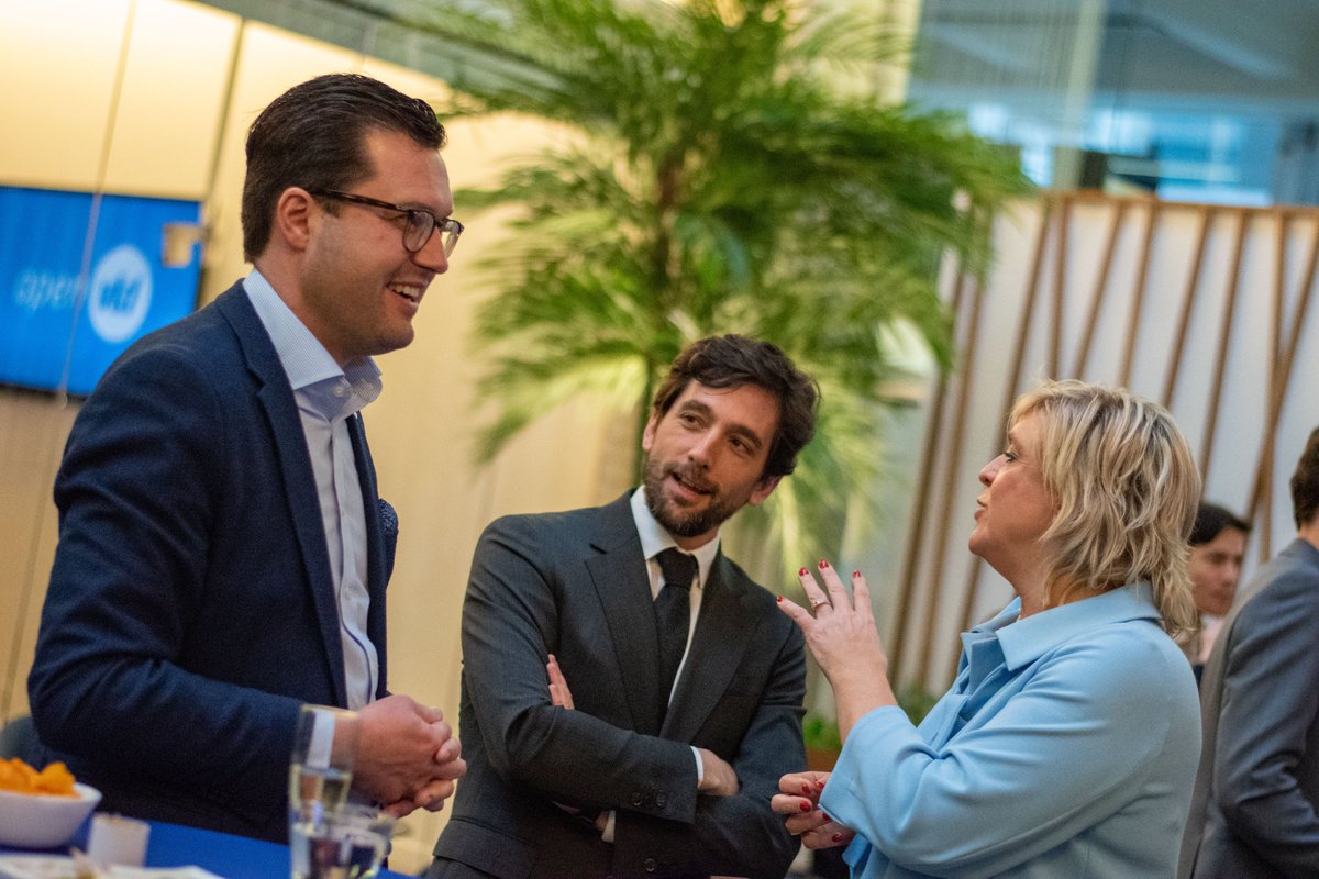 CS_Europa's tweet image. Gracias @openvld por abrirnos las puertas de vuestra sede en Bruselas 🇧🇪🇪🇺

Vuestro ejemplo es referencia para nuestros cargos #municipales y #autonómicos. 

Dank je wel.