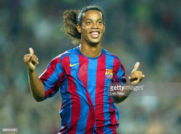 Happy Birthday to the player who made me fall in love with football,the magician,The GOAT Ronaldinho Gaucho 