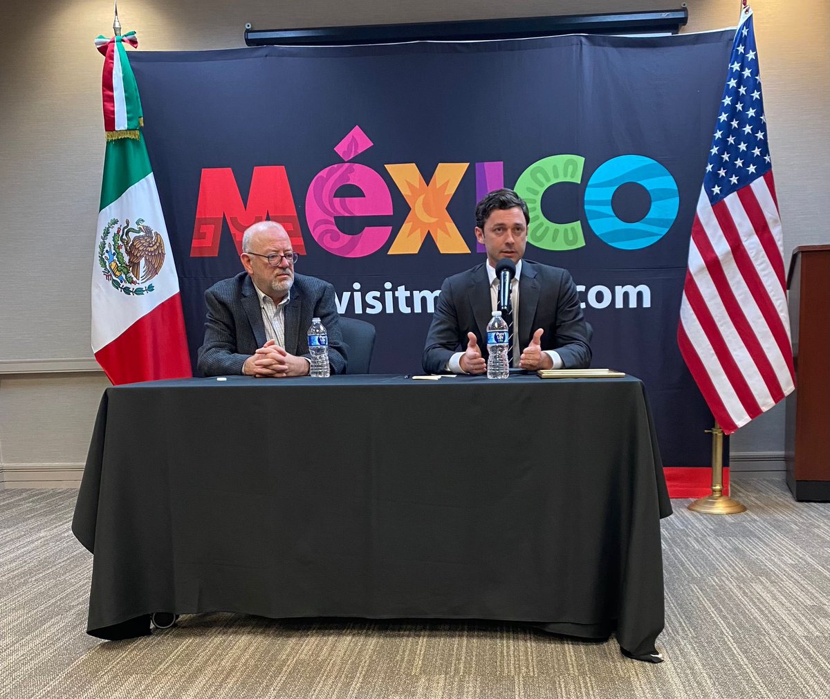 Great meeting at the Mexican Consulate in Atlanta with U.S Senator for Georgia Jon Ossoff and Mexican community leaders. The LACC is always advocating for Latino businesses in Georgia. https://t.co/brW4XmEMpN