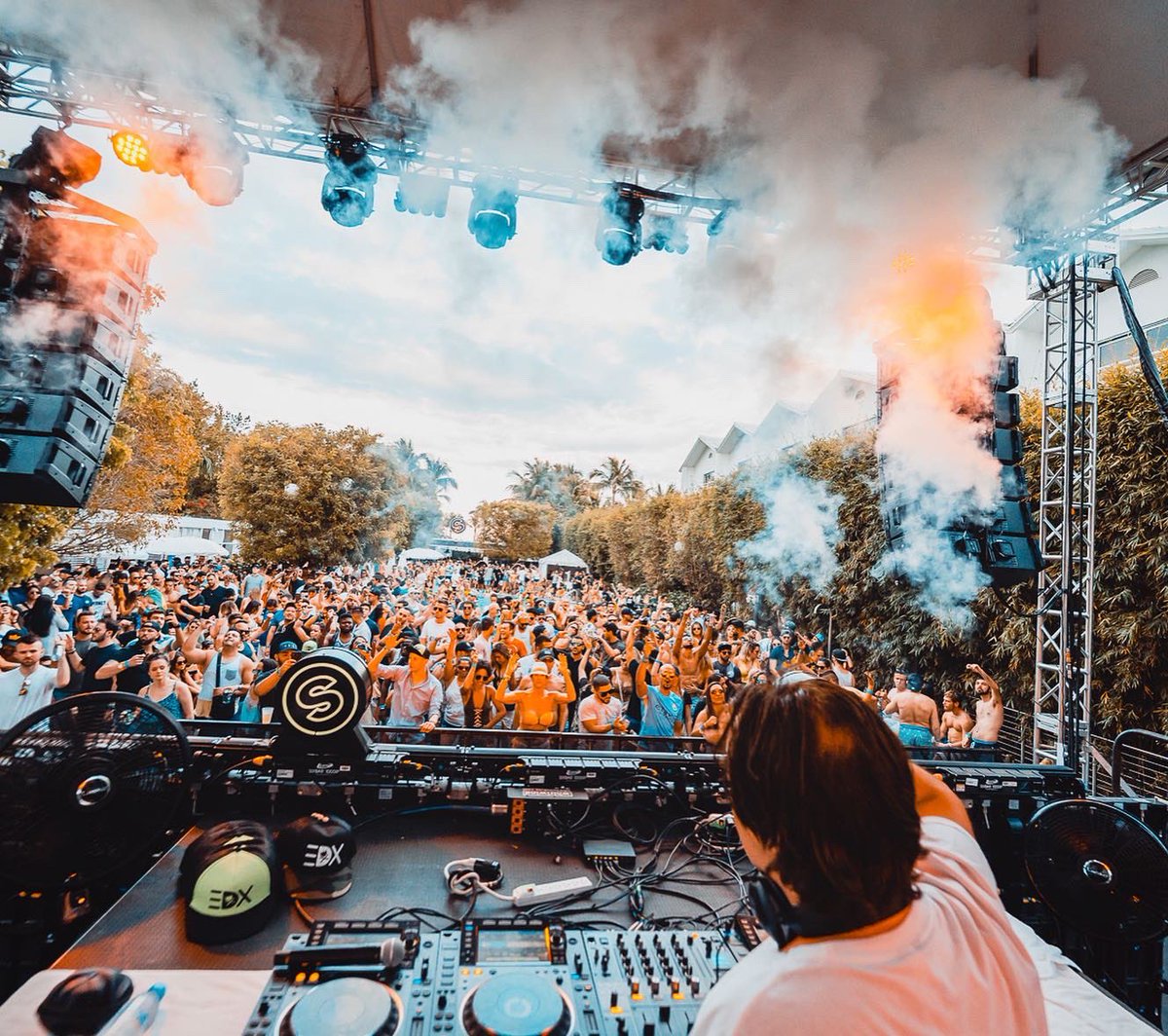 edxMusic's tweet photo. Miami is starting today. #MMW #WMC #UltraWeek @HydeBeachMiami @11Miami https://t.co/KICvqV2c5c