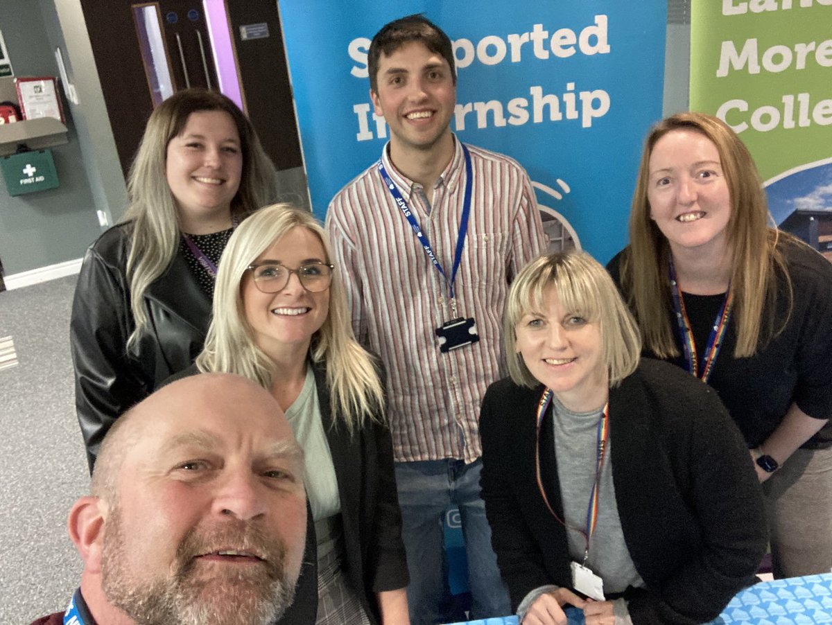 UHMBTCareers's tweet image. The ⁦@BCTCareers⁩ have just finished an information session at ⁦@LMCollege⁩, with ⁦@Hftonline⁩, meeting around a dozen potential ⁦@dfnsearch⁩ Interns for ⁦@UHMBT⁩ #FutureWorkforce